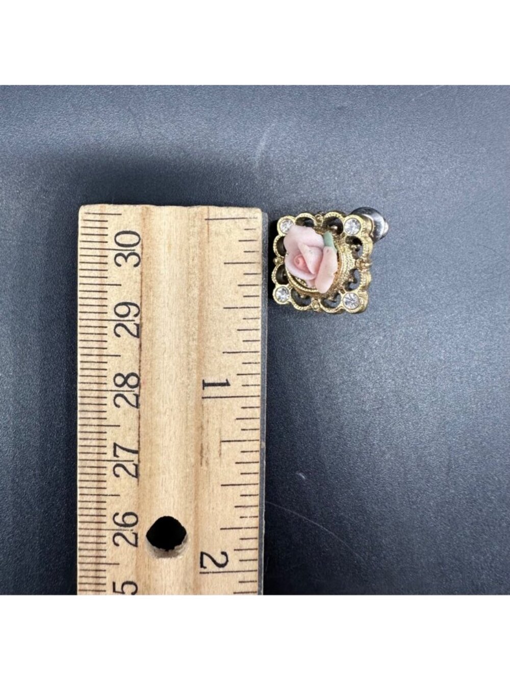 Vintage Pink Rose Earrings Rhinestones Flowers Gold Tone Floral Cottage Retro - Picture 6 of 6